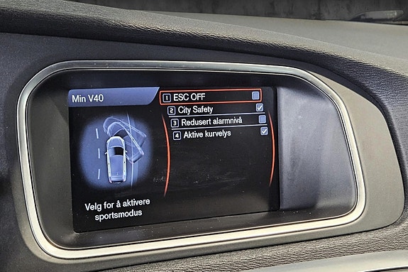 Volvo V40 30 of 30
