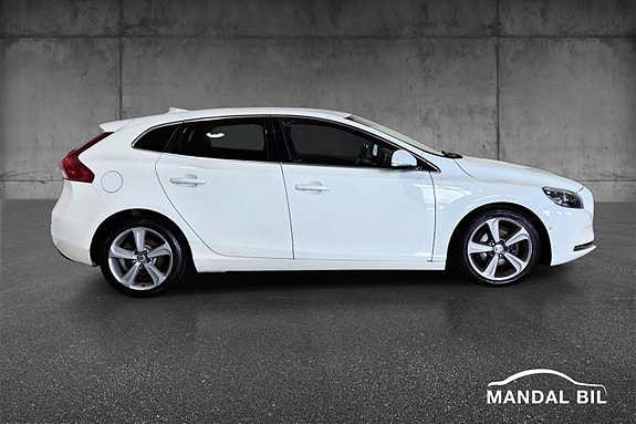 Volvo V40 5 of 30