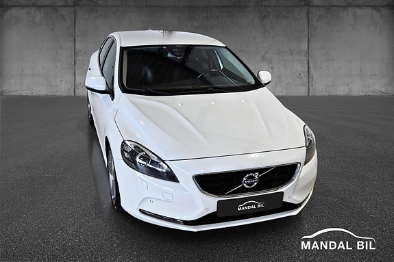 Volvo V40 2 of 30