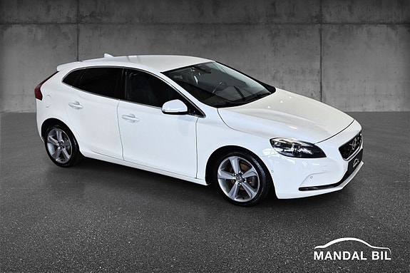 Volvo V40 3 of 30