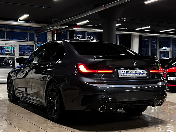 BMW 330e 3 of 5