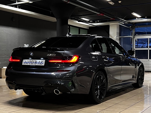 BMW 330e 5 of 5