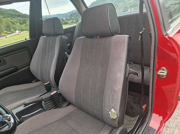 BMW 325i 13 of 30