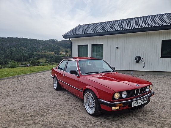 BMW 325i 9 of 30