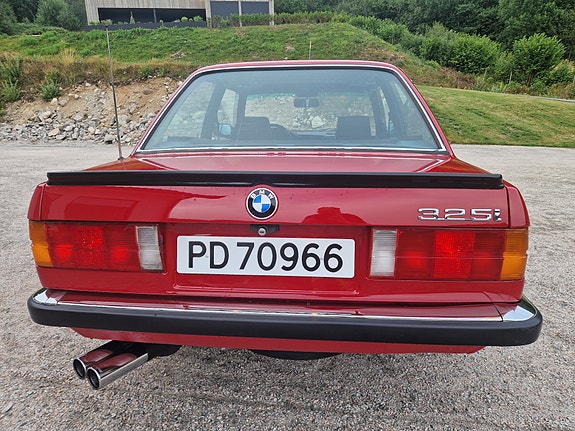 BMW 325i 5 of 30
