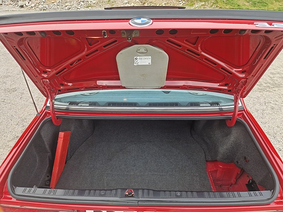 BMW 325i 10 of 30