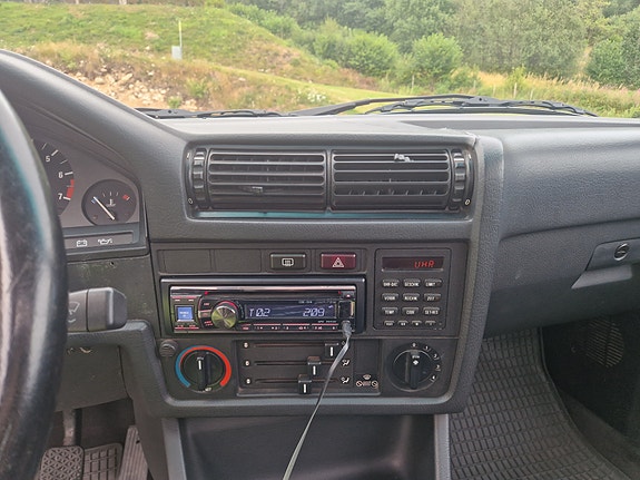 BMW 325i 15 of 30