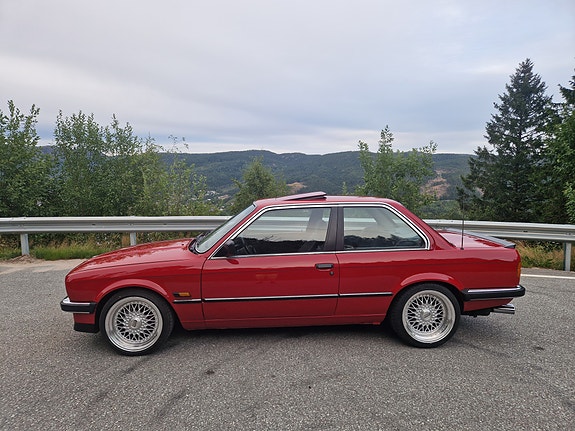 BMW 325i 29 of 30