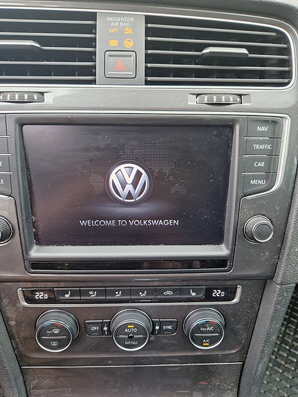 Volkswagen e-Golf VII 7 of 20