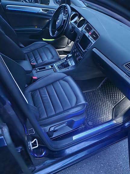 Volkswagen e-Golf VII 14 of 20