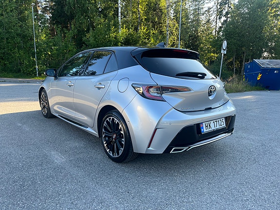 Toyota Corolla 3 of 12
