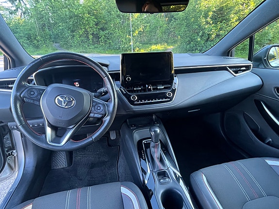 Toyota Corolla 9 of 12