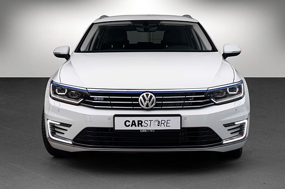 Volkswagen Passat 3 of 5