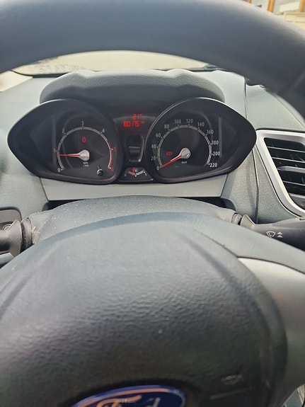 Ford Fiesta 5 of 8