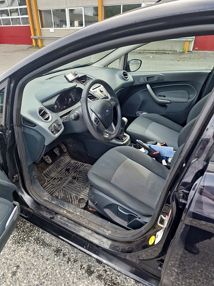 Ford Fiesta 6 of 8