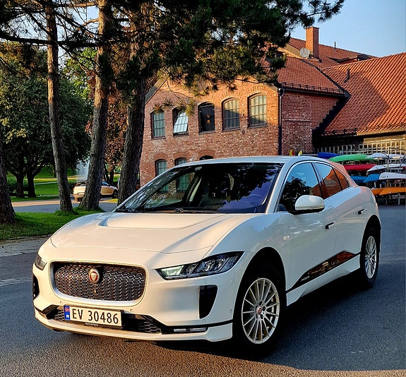 Jaguar I-PACE 8 of 19