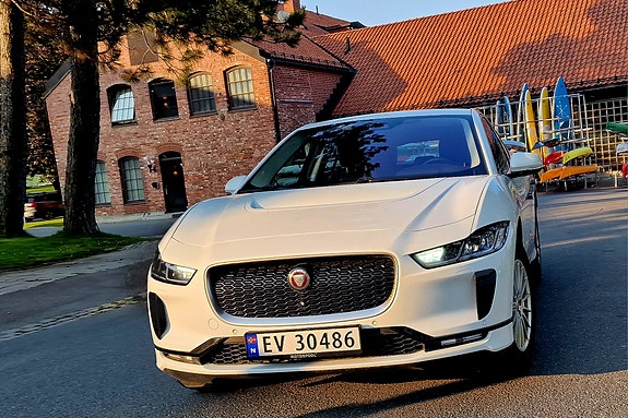 Jaguar I-PACE 18 of 19