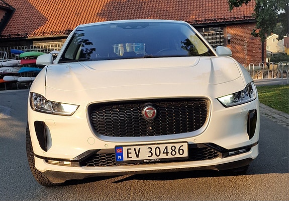 Jaguar I-PACE 3 of 19