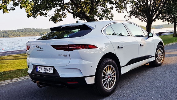 Jaguar I-PACE 9 of 19