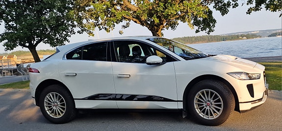 Jaguar I-PACE 11 of 19