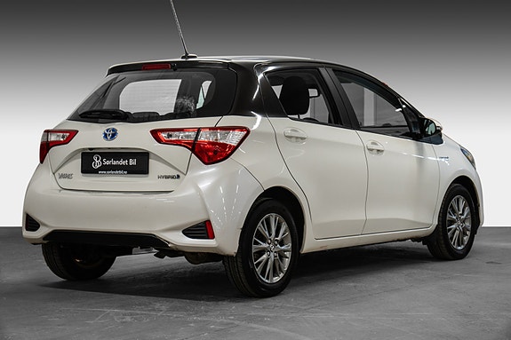 Toyota Yaris 5 of 5