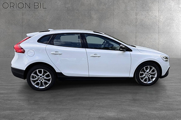 Volvo V40 Cross Country 6 of 20