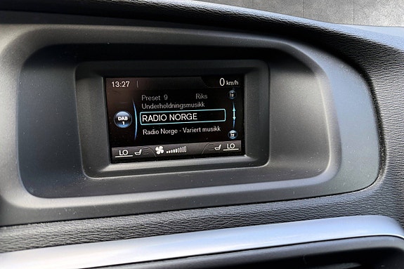 Volvo V40 Cross Country 18 of 20