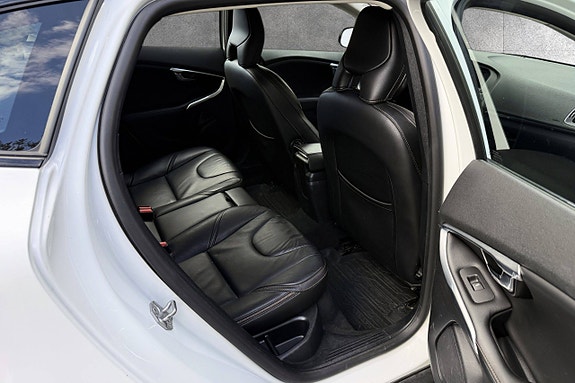 Volvo V40 Cross Country 15 of 20