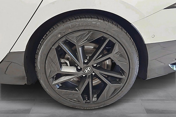 Hyundai Ioniq 6 24 of 25