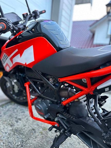 KTM 125 Duke 3 of 11