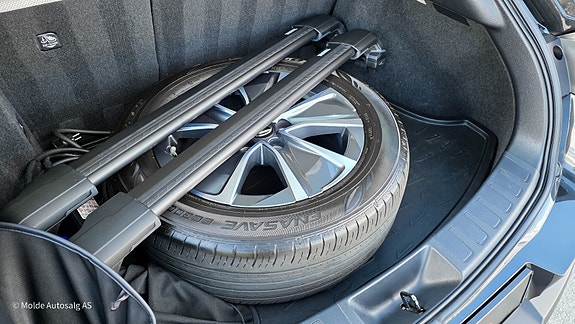 Lexus UX300e 9 of 28