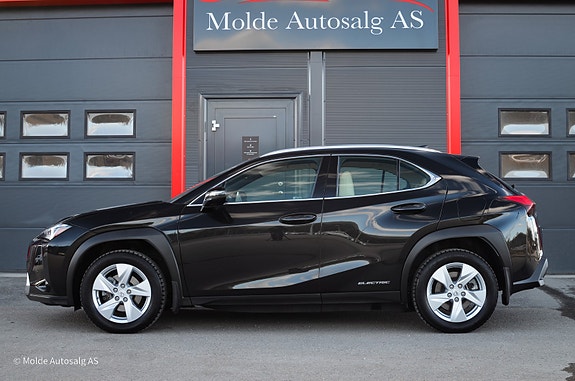 Lexus UX300e 5 of 28