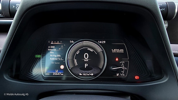 Lexus UX300e 19 of 28