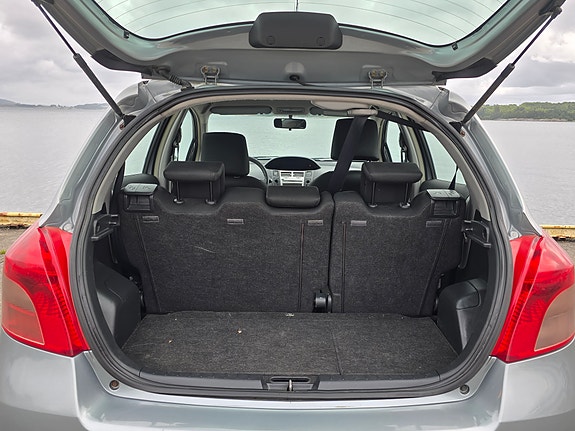Toyota Yaris 19 of 23