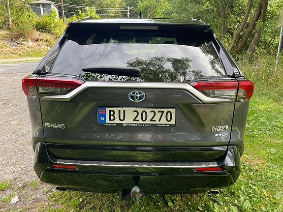 Toyota RAV4 Plug-in Hybrid 5 of 17
