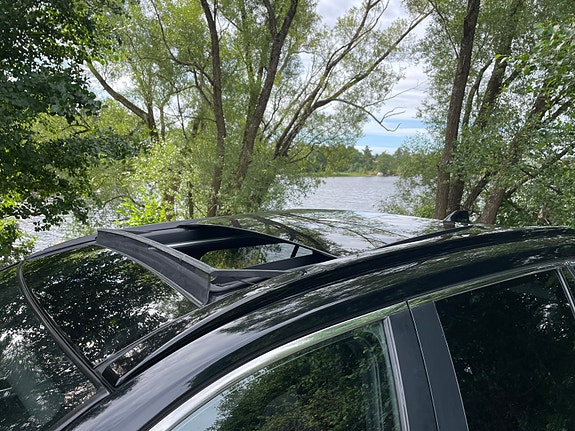 Toyota RAV4 Plug-in Hybrid 10 of 17