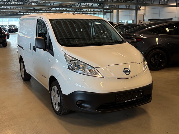 Nissan e-NV200 3 of 5