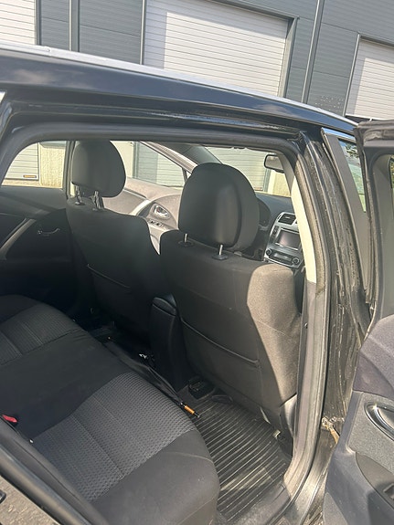 Toyota Avensis 26 of 30