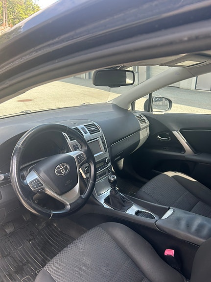Toyota Avensis 20 of 30