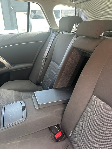 Toyota Avensis 24 of 30