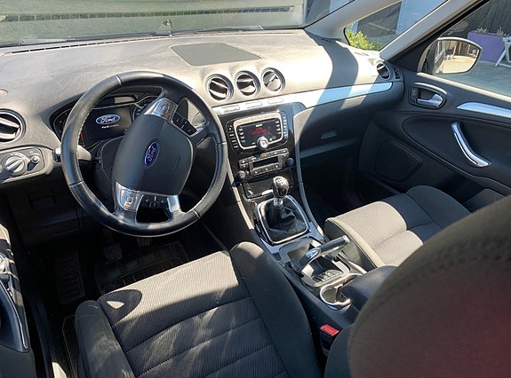 Ford S-MAX 5 of 9