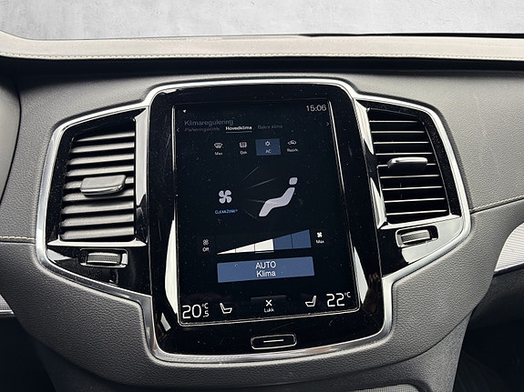 Volvo XC90 24 of 30