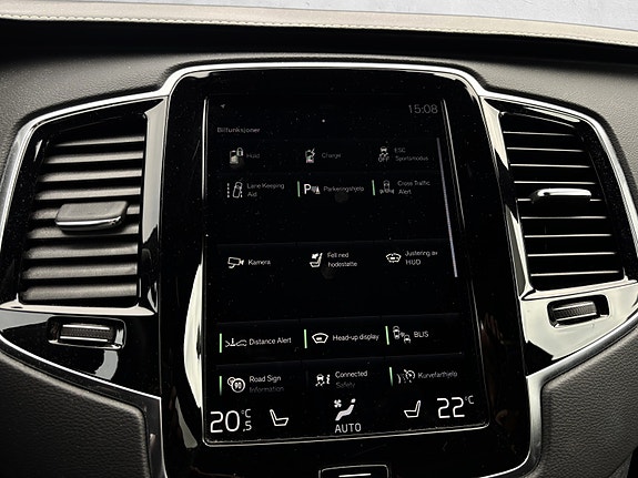 Volvo XC90 26 of 30