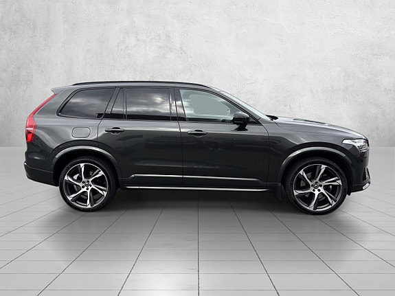 Volvo XC90 4 of 30