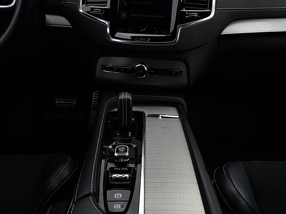 Volvo XC90 17 of 30