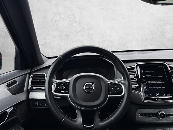 Volvo XC90 13 of 30