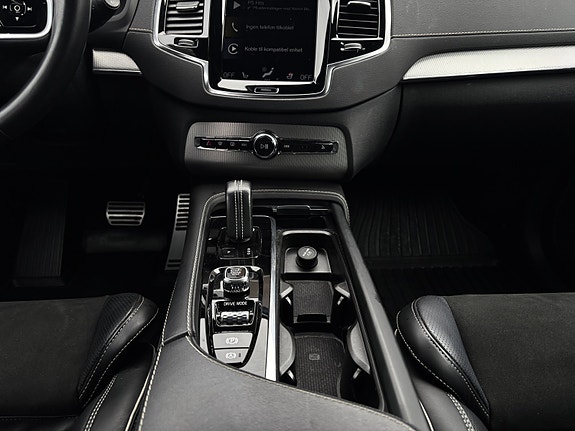 Volvo XC90 18 of 30
