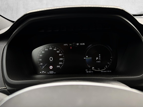 Volvo XC90 16 of 30