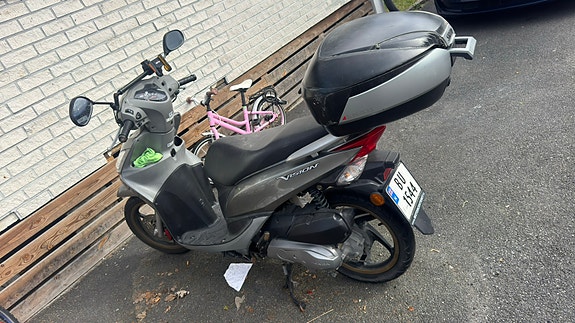 Honda NSC 50 2 of 7