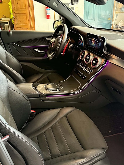 Mercedes-Benz GLC300 e 8 of 12